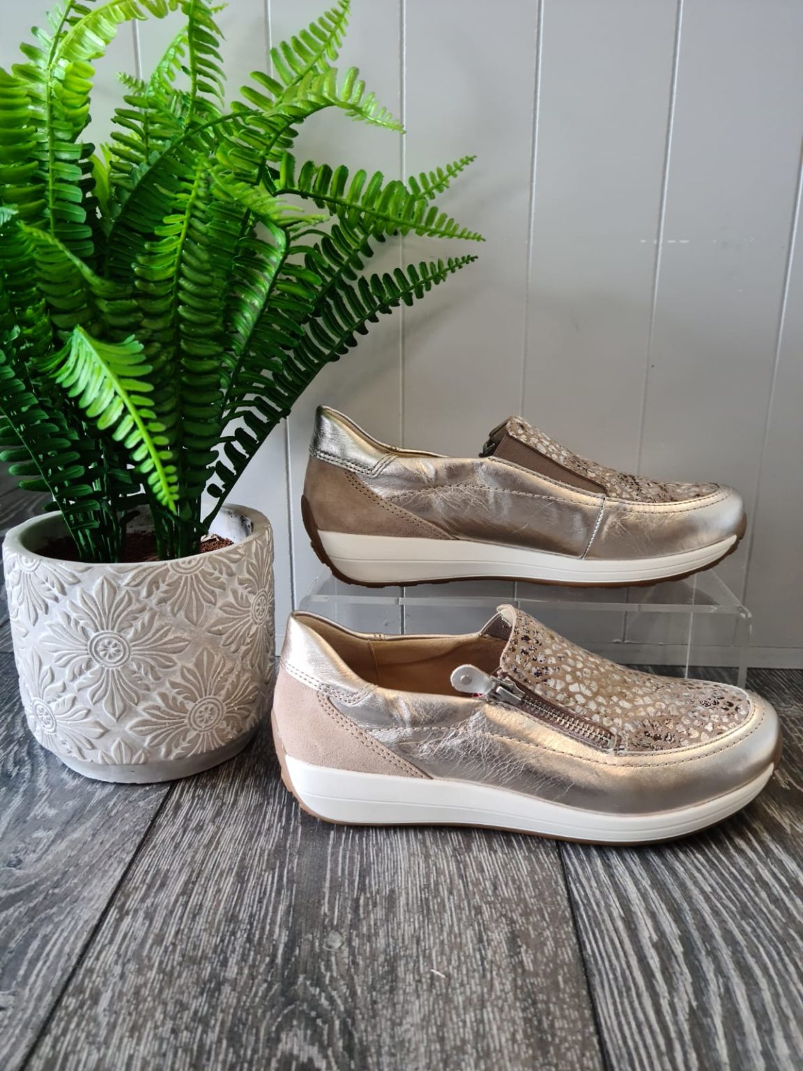 Size Choose an option 37 37.5 38 38.5 39 39.5 40