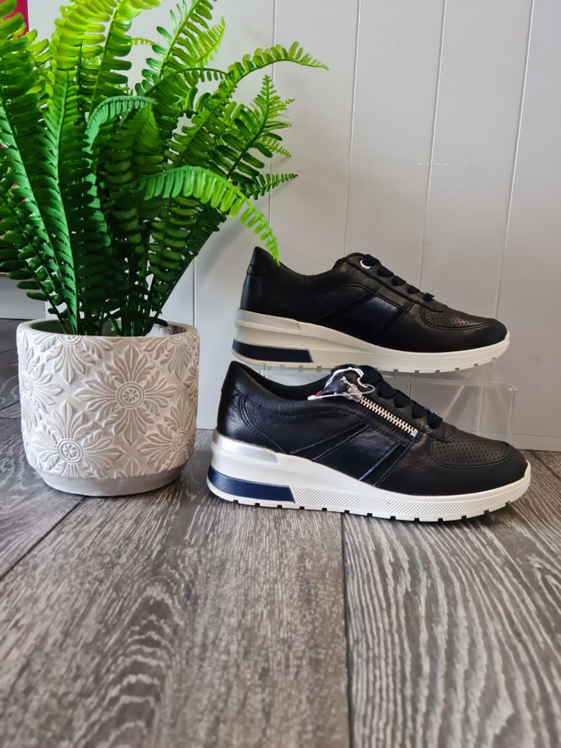 Size Choose an option 36 37 38 38.5 39 39.5 40