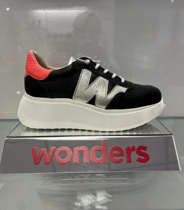 Wonders Trainer Black