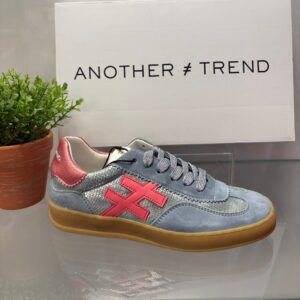 Another Trend Trainer (Blue)